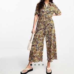 Plisse jumpsuit in flora print